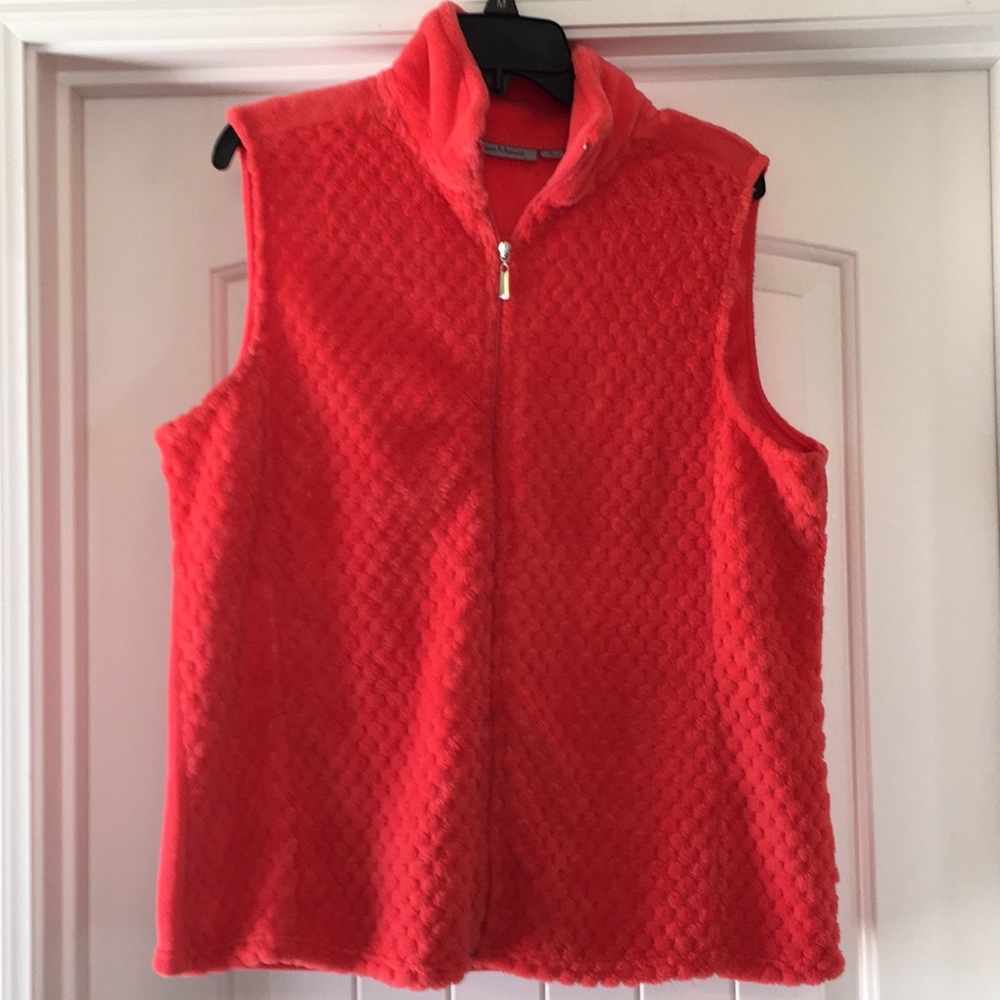 Jason Maxwell Soft Fuzzy Coral Full Zip Vest Large
